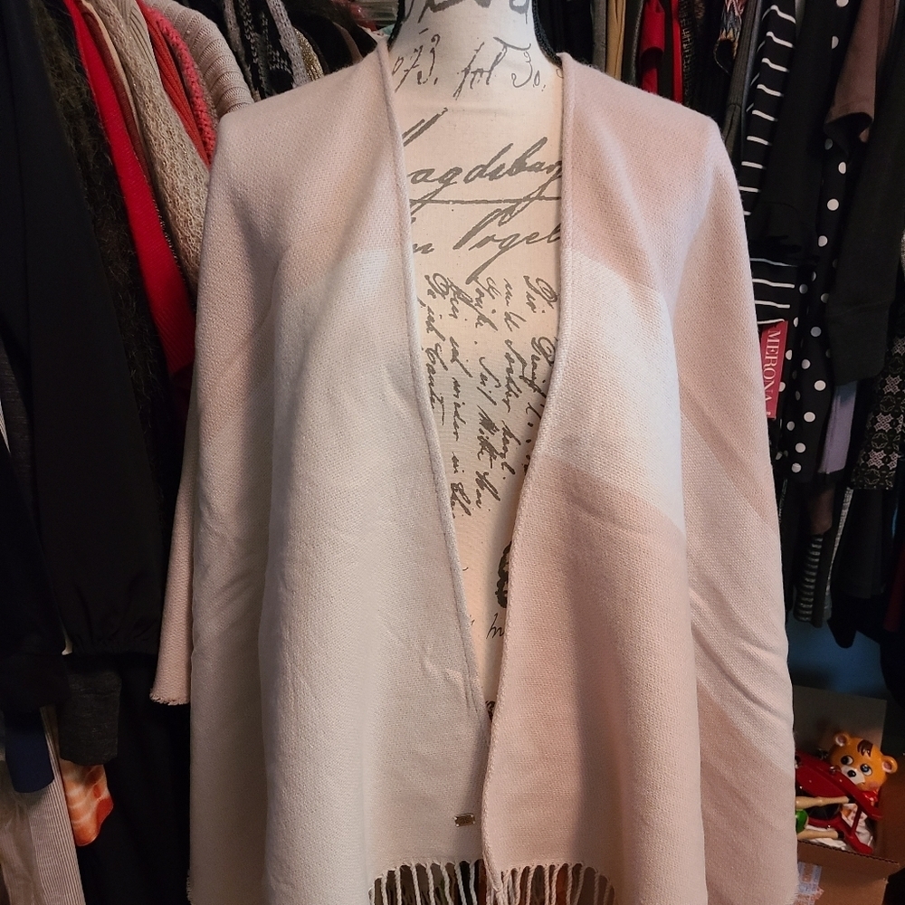 Woven Scarfigan with Fringe. Hp🔥🔥🔥 - Picture 2 of 6
